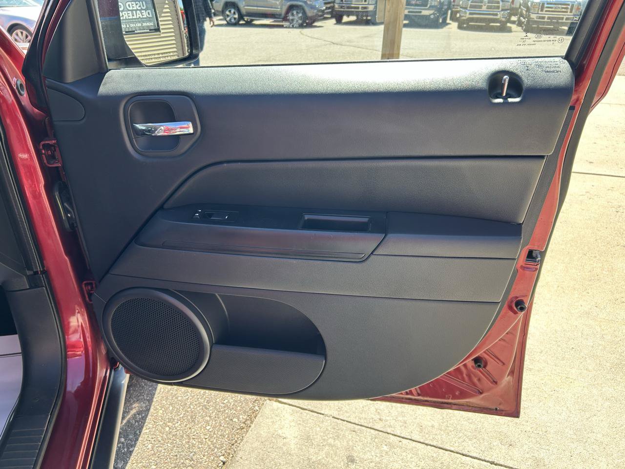 Used 2017 Jeep Patriot 4WD image 18
