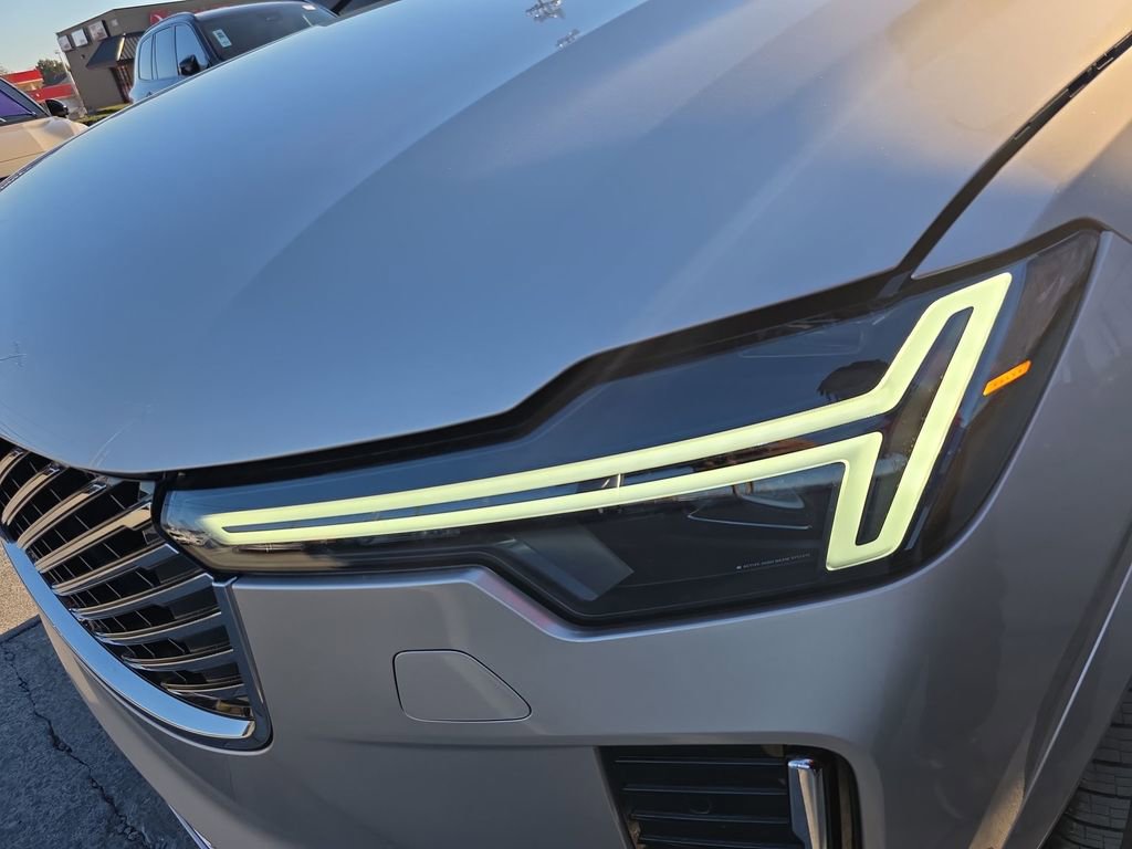 New 2026 Volvo XC90 B6 Plus w/ Protection Package Premier image 36