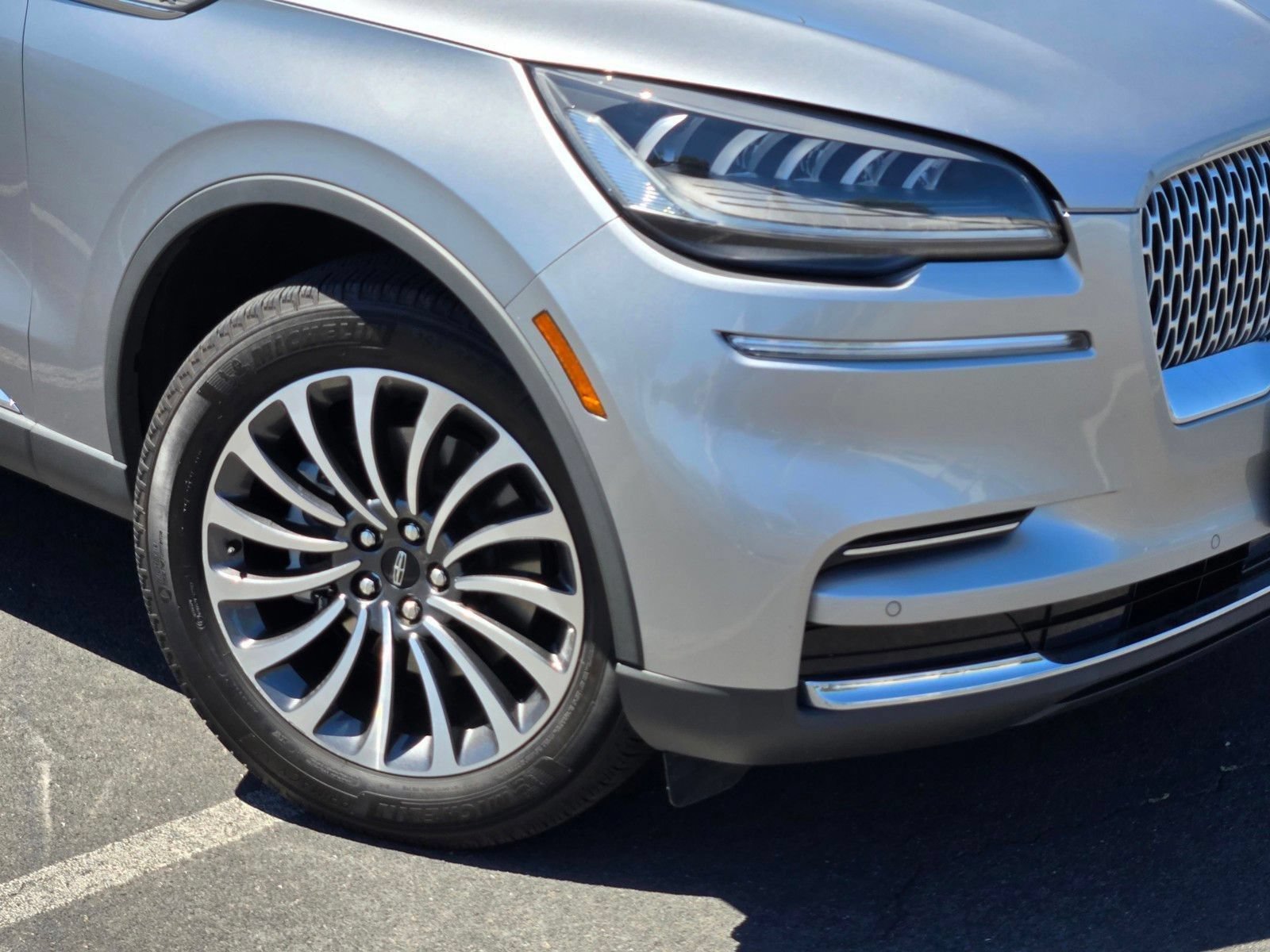 Used 2024 Lincoln Aviator 2WD w/ Premium Package image 10