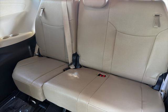 Certified 2023 Toyota Sienna XLE FWD image 15