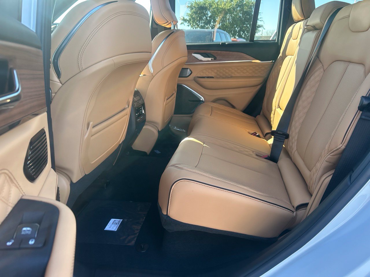 New 2027 Jeep Grand Cherokee Summit AWD/4WD image 11