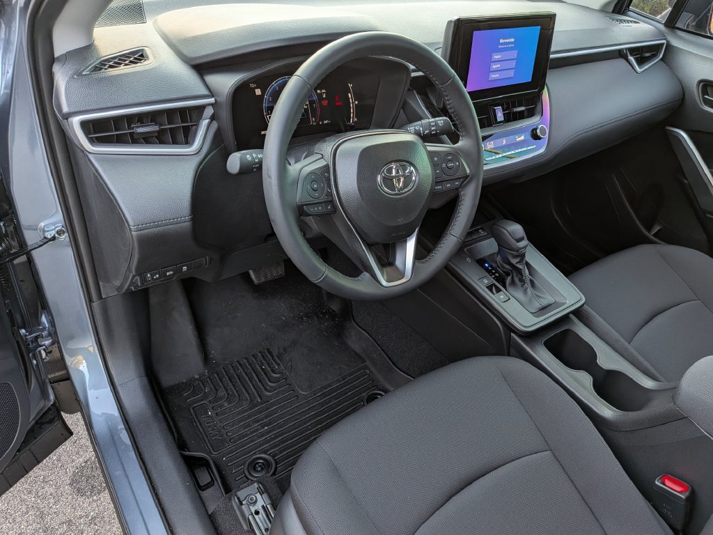 Used 2026 Toyota Corolla Cross LE FWD image 13