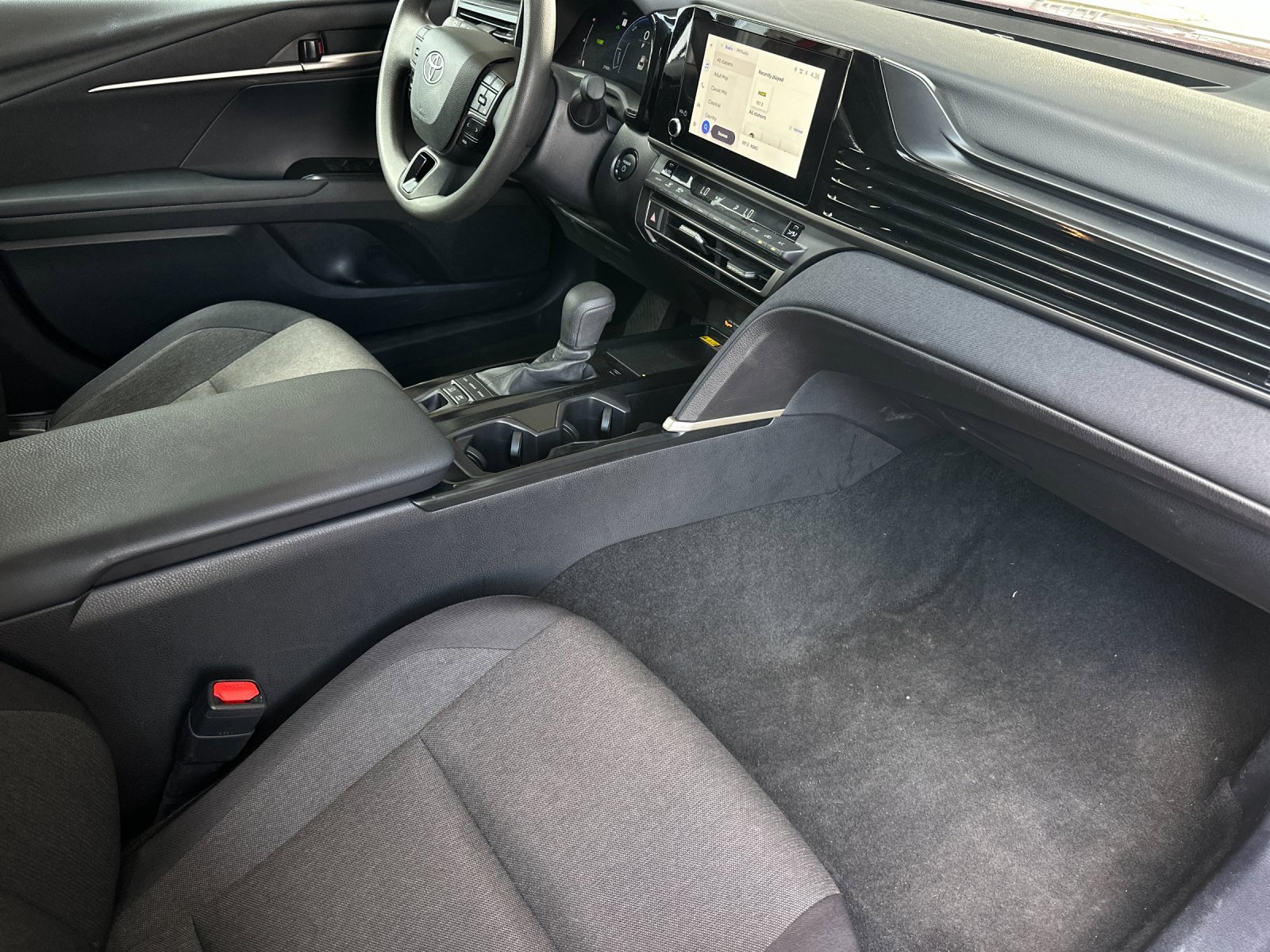 Used 2025 Toyota Camry LE image 14