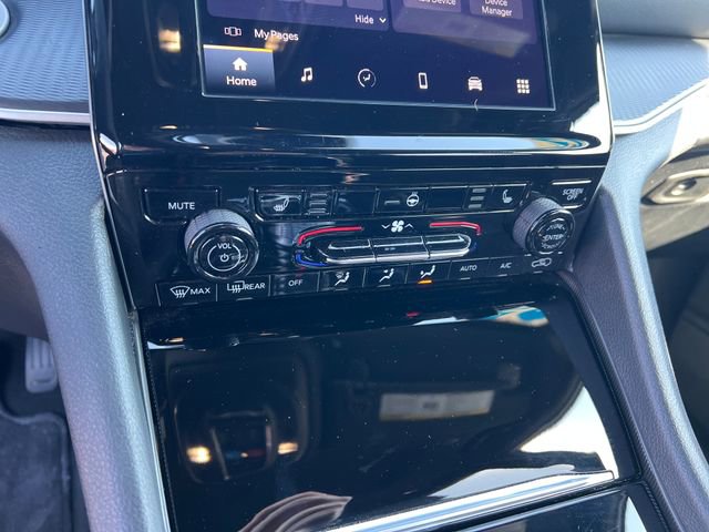 Used 2025 Jeep Grand Cherokee L Altitude AWD/4WD image 19