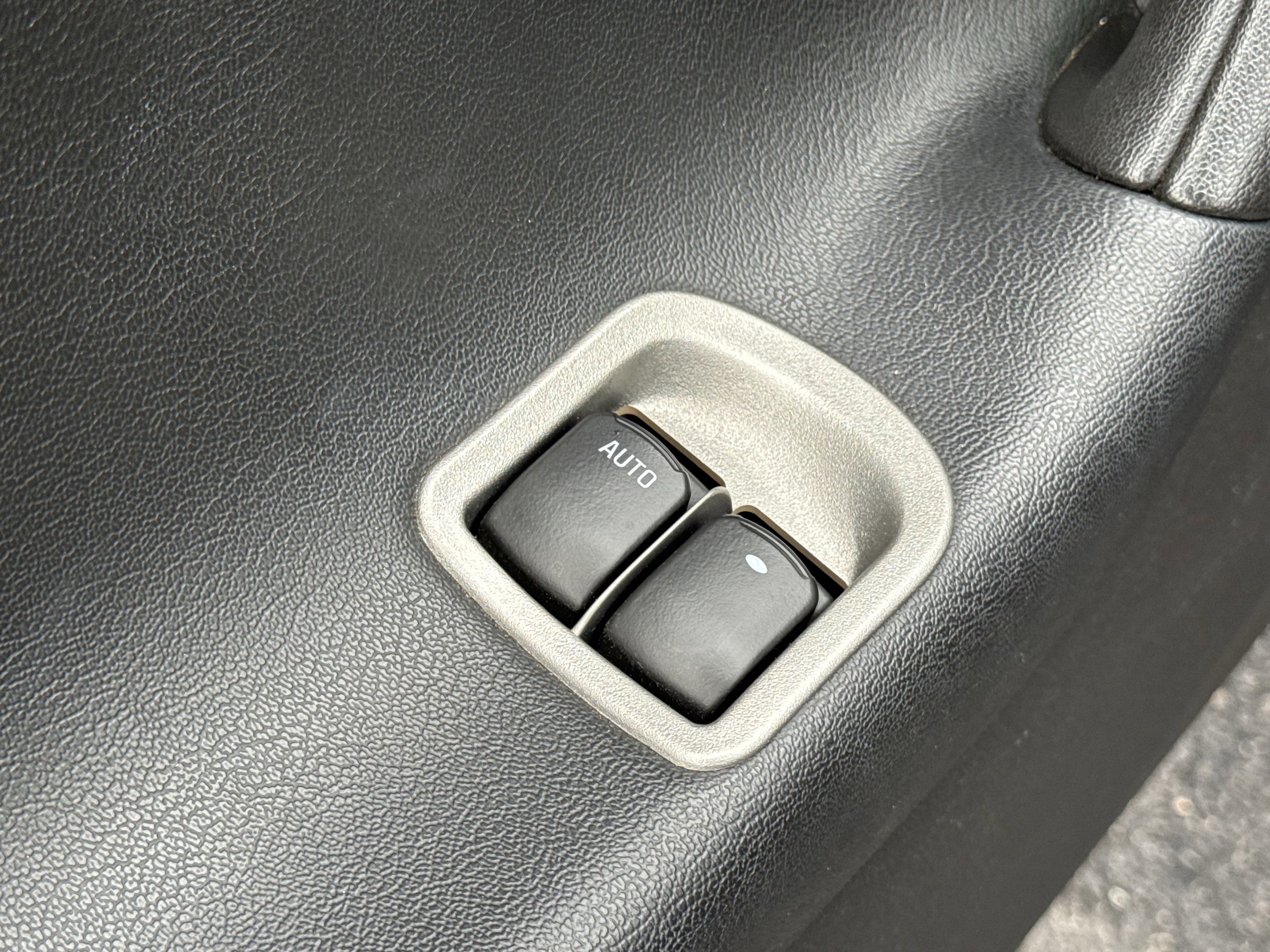 Used 2007 Pontiac Solstice Convertible w/ Premium Package image 23