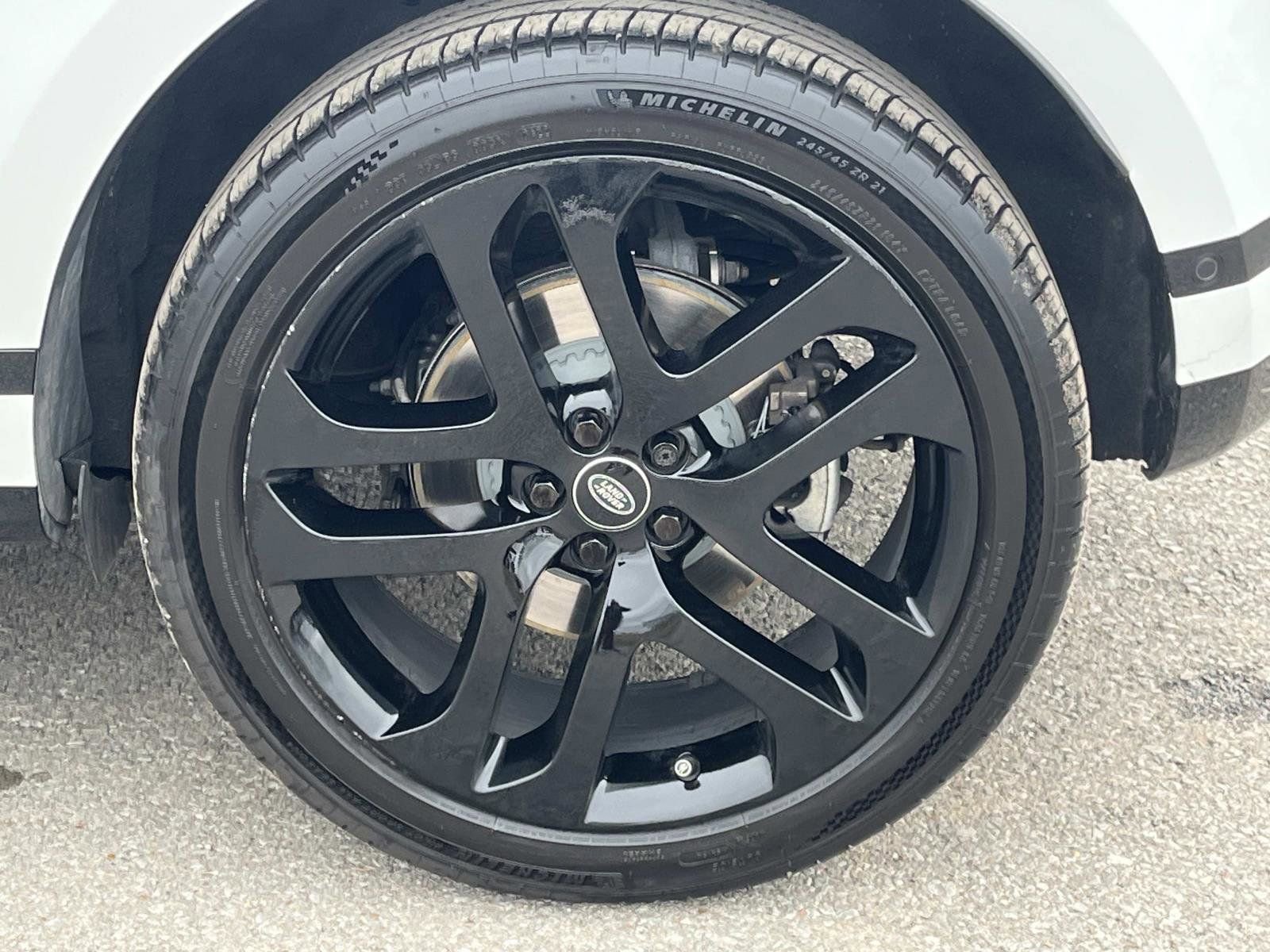 Used 2021 Land Rover Range Rover Evoque R-Dynamic SE image 12