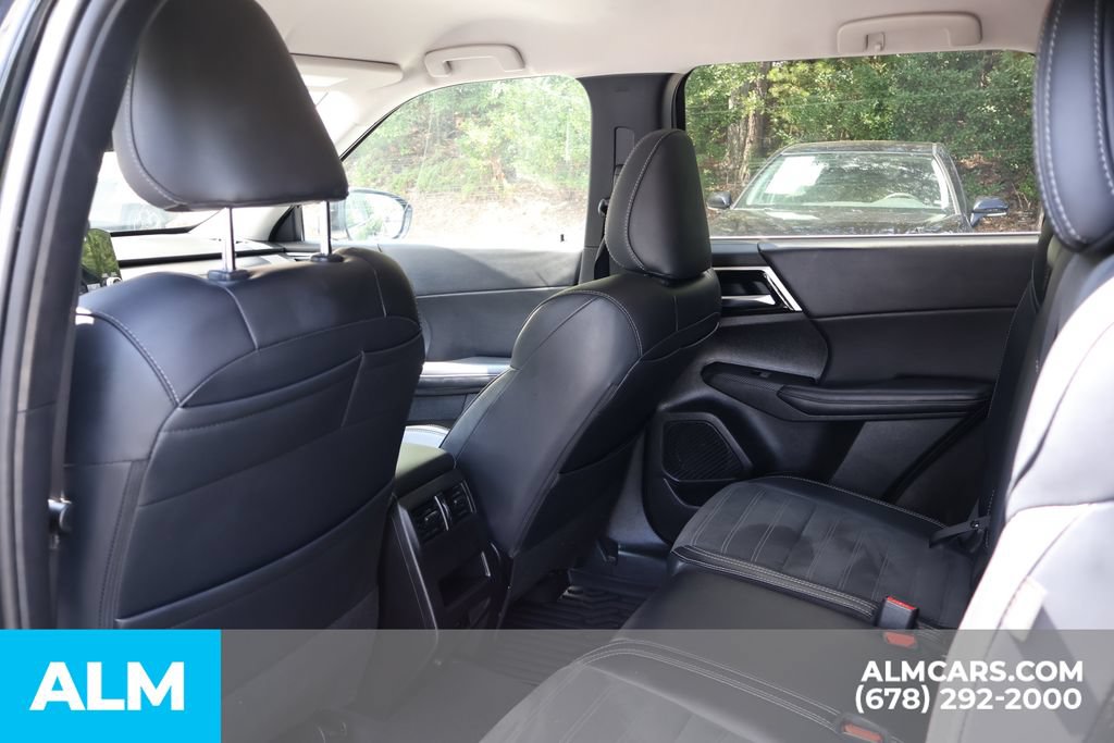 Used 2024 Mitsubishi Outlander SE AWD/4WD image 16