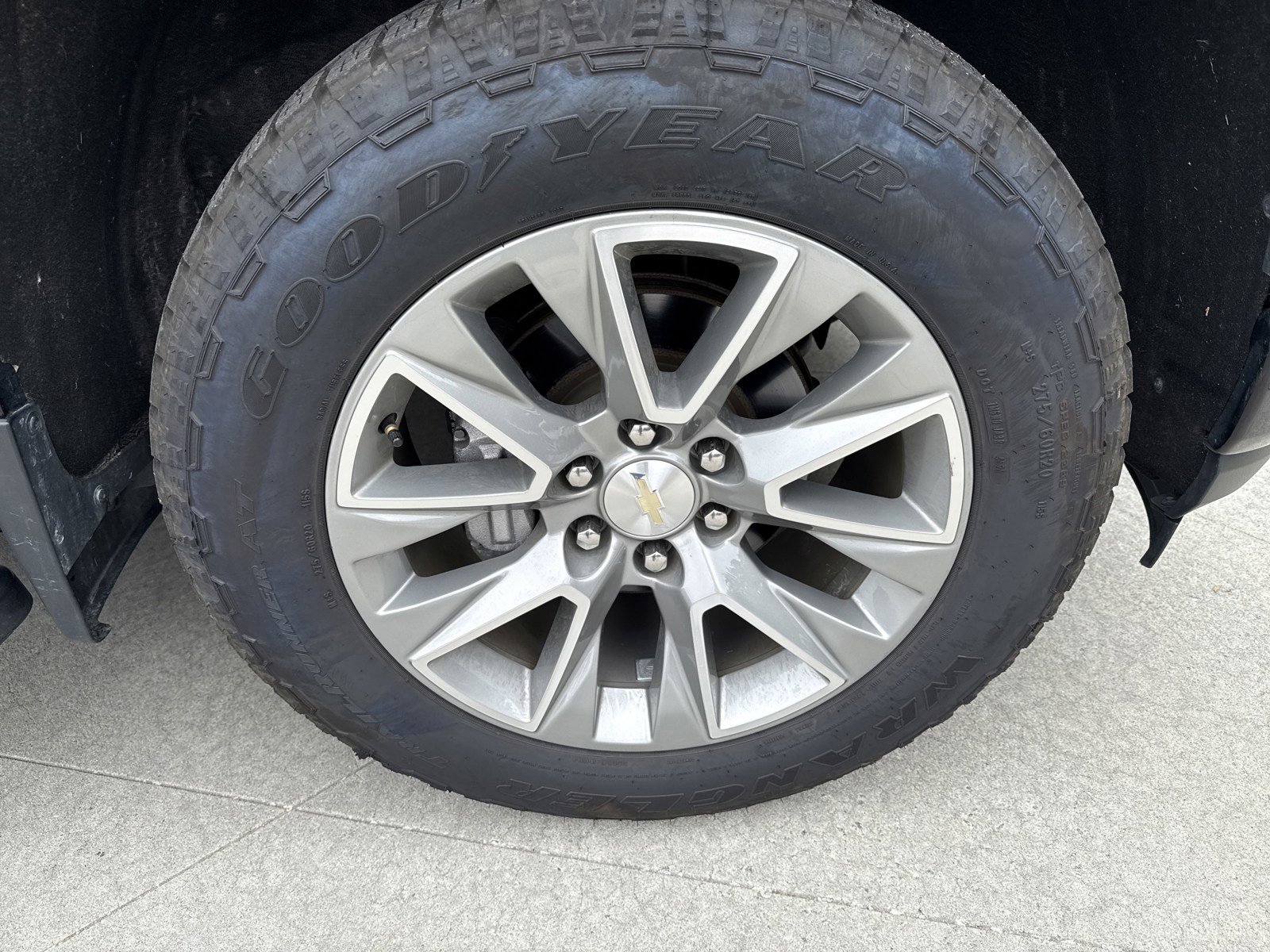 Used 2021 Chevrolet Silverado 1500 High Country w/ Safety Package II AWD/4WD image 11