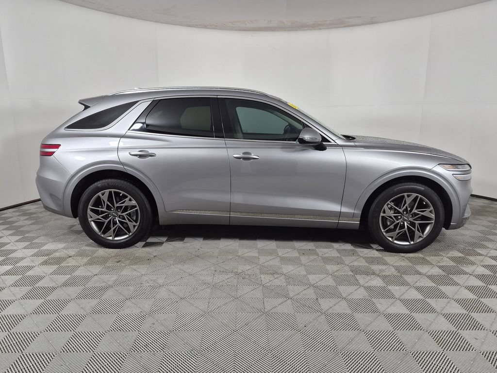 Used 2024 Genesis GV70 2.5T w/ Select Package AWD/4WD image 2