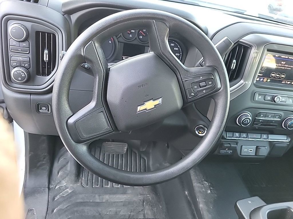 Used 2025 Chevrolet Silverado 3500 W/T AWD/4WD image 2