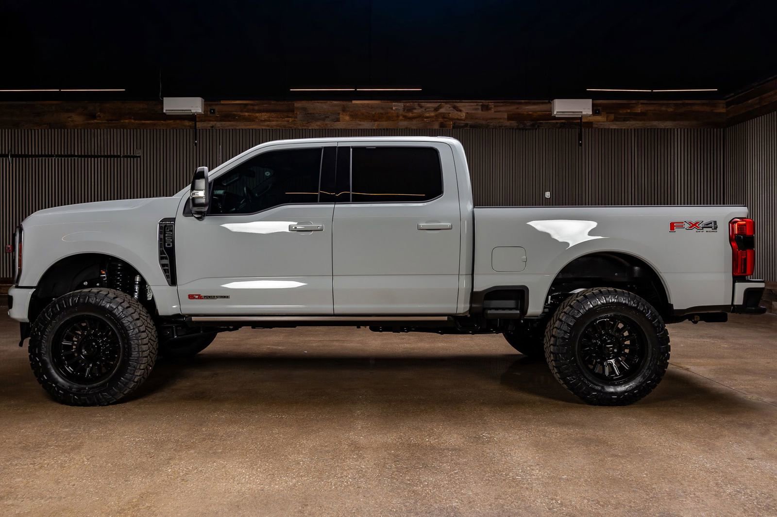 Used 2026 Ford F250 Platinum AWD/4WD image 6