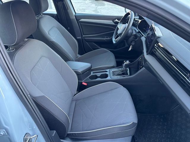 Certified 2025 Volkswagen Jetta Sport image 32