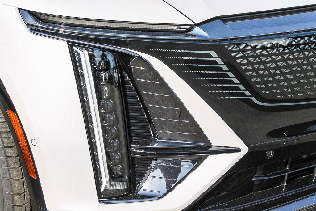 New 2025 Cadillac Lyriq Sport image 8