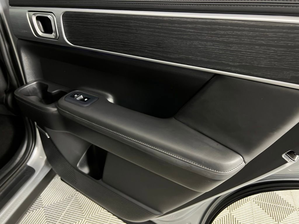 Used 2024 Hyundai Santa Fe Limited image 32