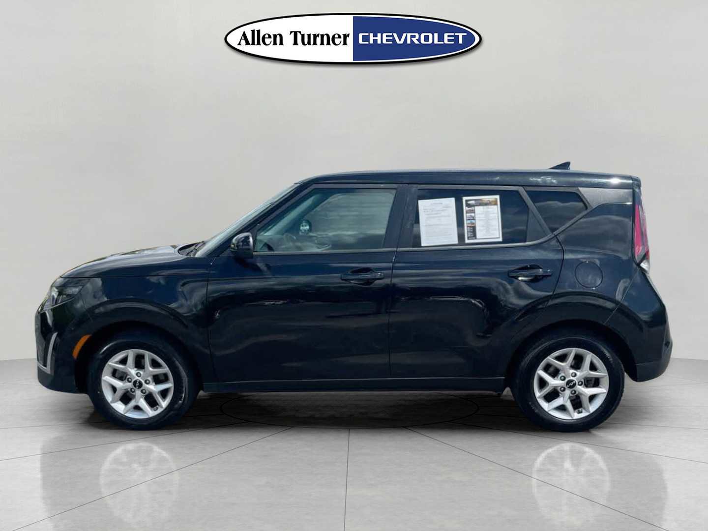 Used 2024 Kia Soul LX w/ LX Technology Package image 6