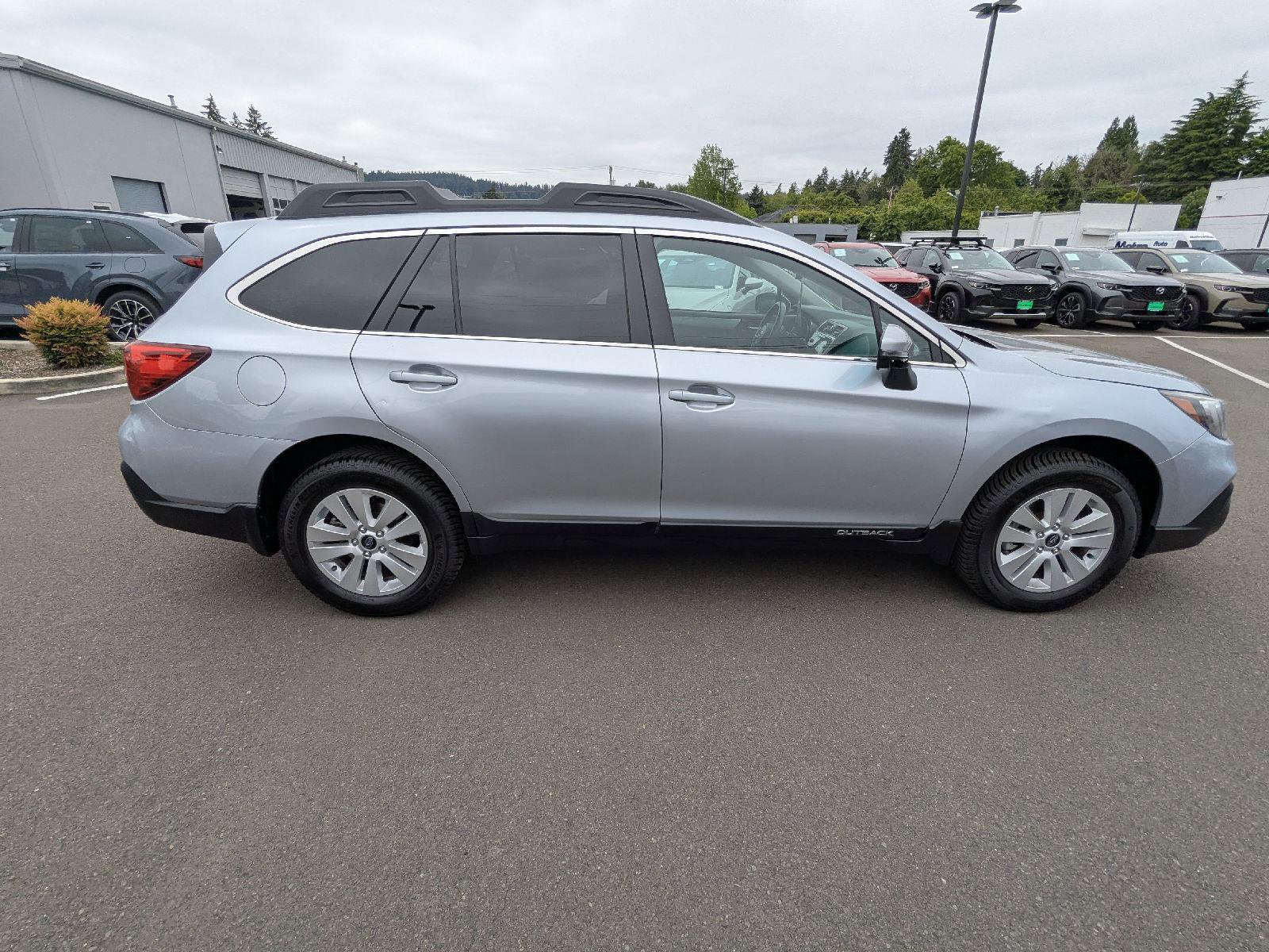 Used 2019 Subaru Outback 2.5i Premium w/ Popular Package #2 AWD/4WD image 7
