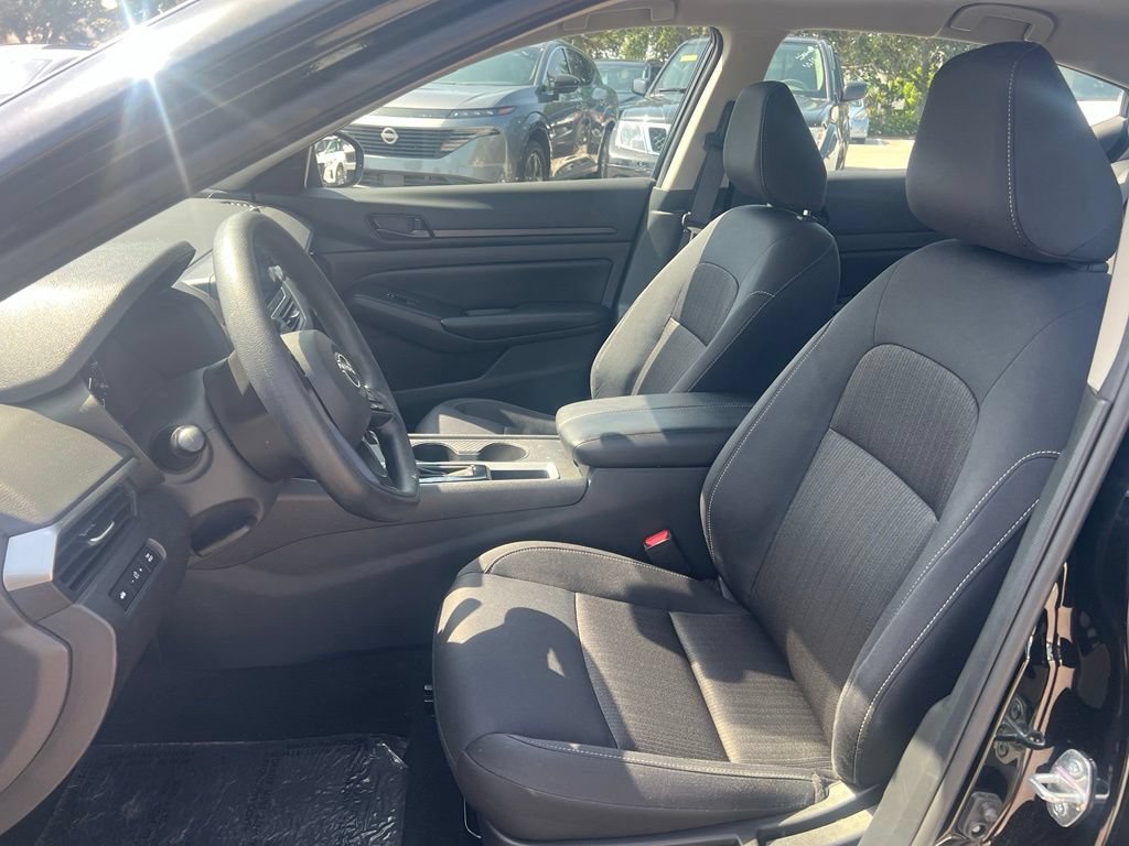 Certified 2025 Nissan Altima 2.5 S FWD image 13