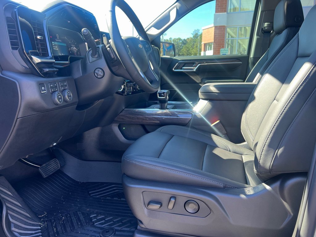 New 2026 Chevrolet Silverado 1500 LTZ w/ LTZ Premium Package image 16