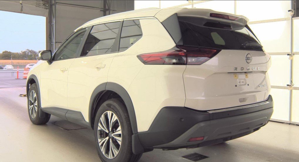 Used 2023 Nissan Rogue SV w/ SV Premium B Package image 8