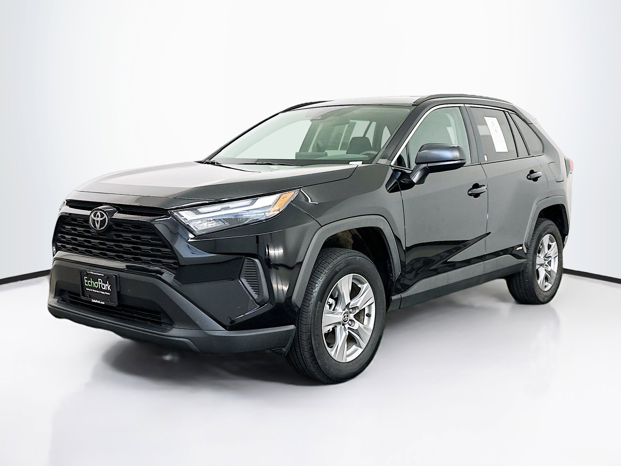 Used 2025 Toyota RAV4 LE image 3