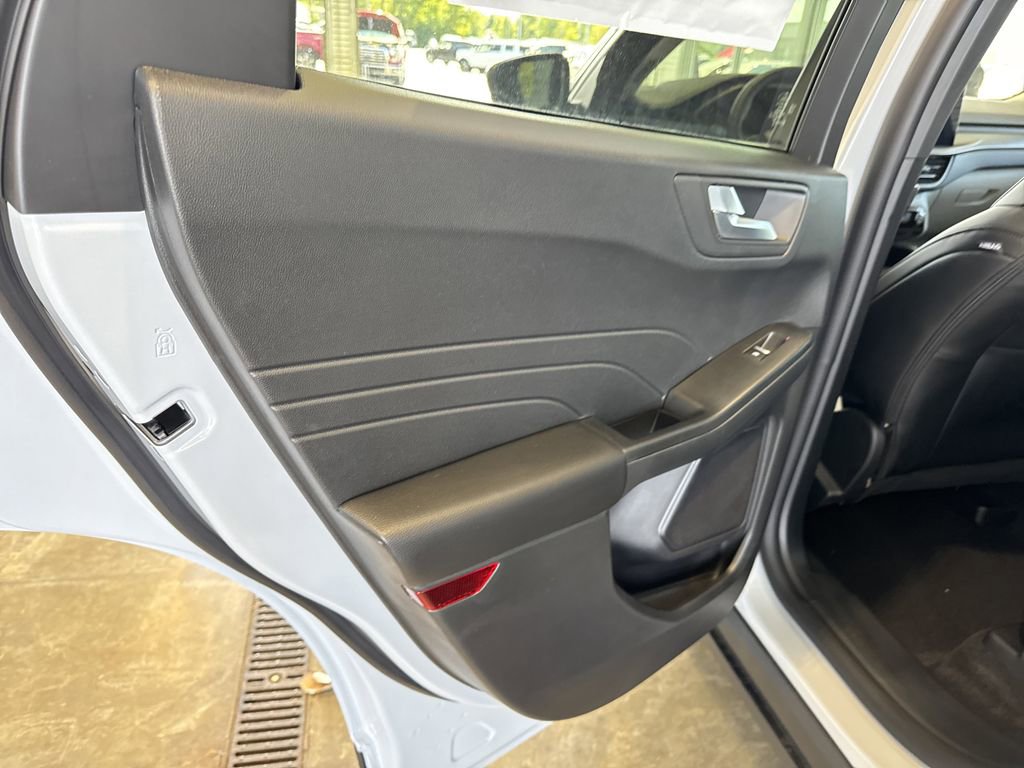 New 2026 Ford Escape SE image 19