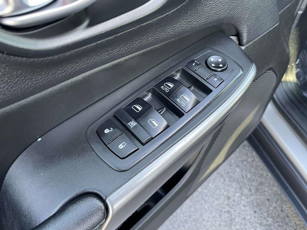 Used 2019 Jeep Cherokee Latitude Plus image 26
