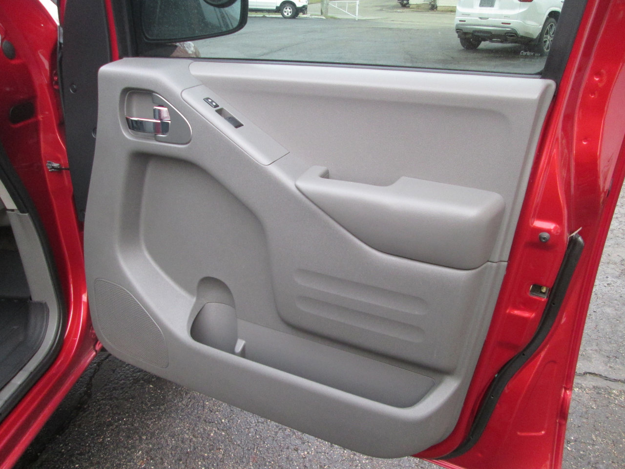 Used 2015 Nissan Frontier SV w/ SV Value Truck Package image 23