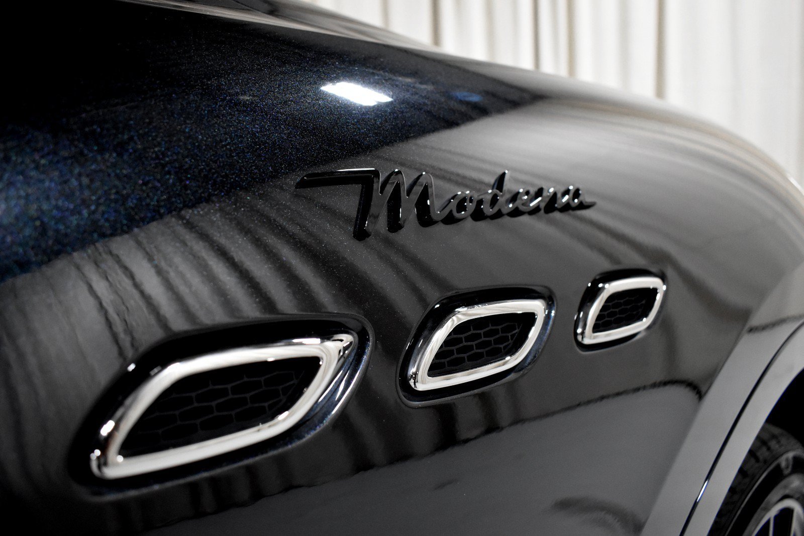 Used 2023 Maserati Levante Modena AWD/4WD image 9