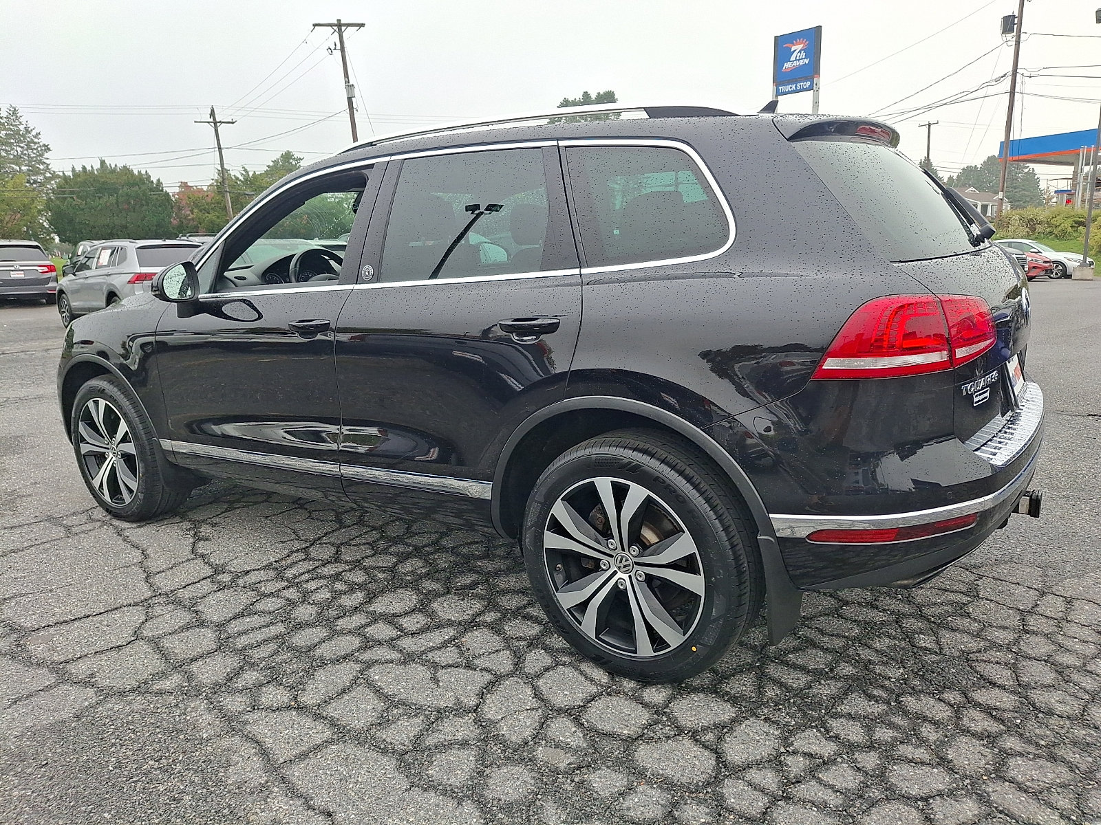 Used 2017 Volkswagen Touareg Wolfsburg Edition AWD/4WD image 4
