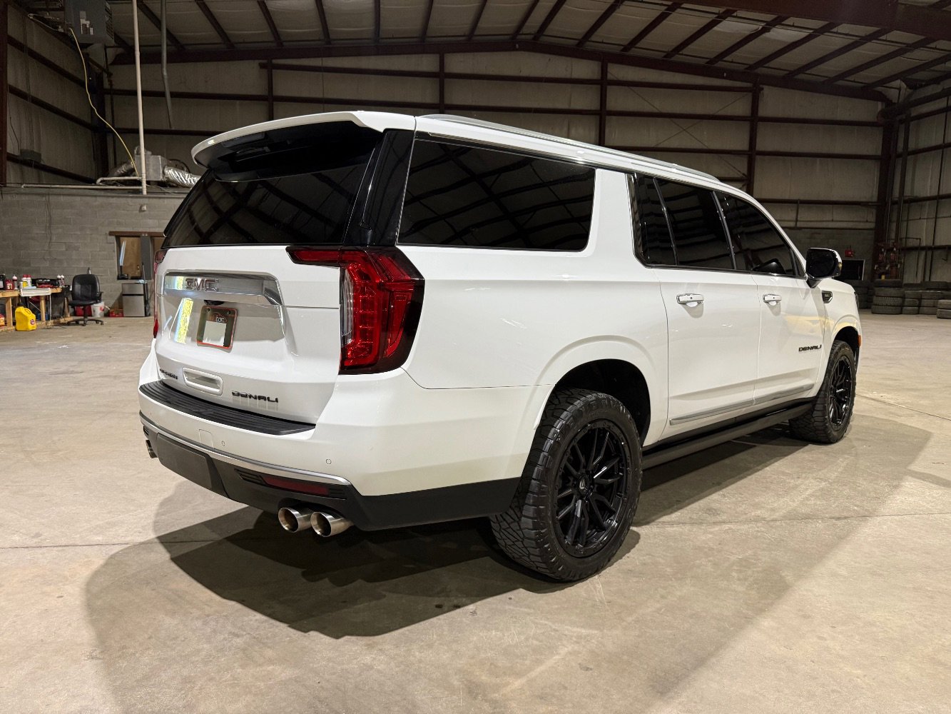 Used 2021 GMC Yukon XL Denali w/ Denali Premium Package image 7