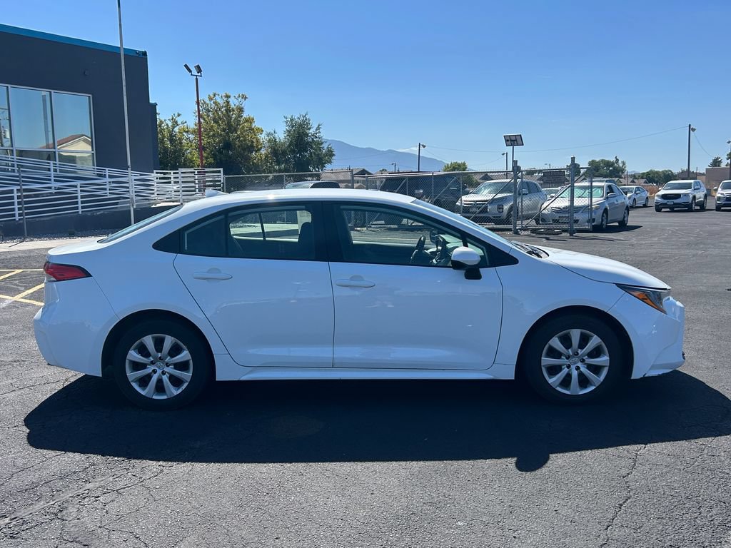 Used 2024 Toyota Corolla LE FWD image 2