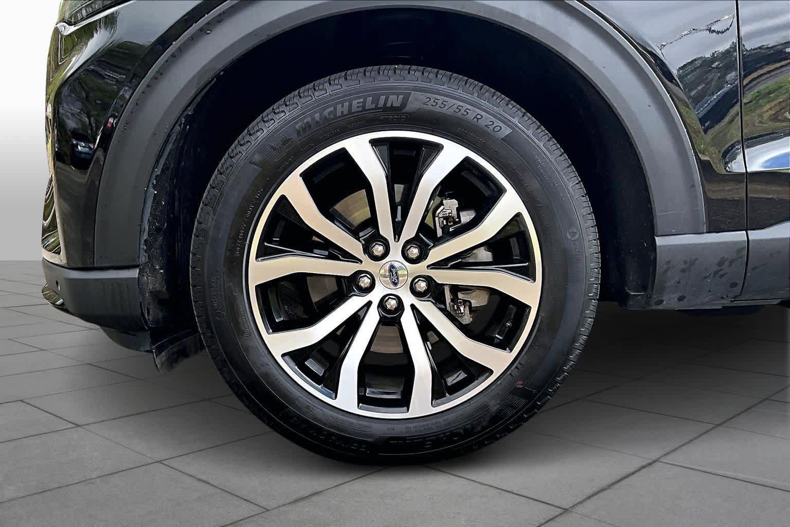 Certified 2025 Ford Explorer ST-Line AWD/4WD image 11