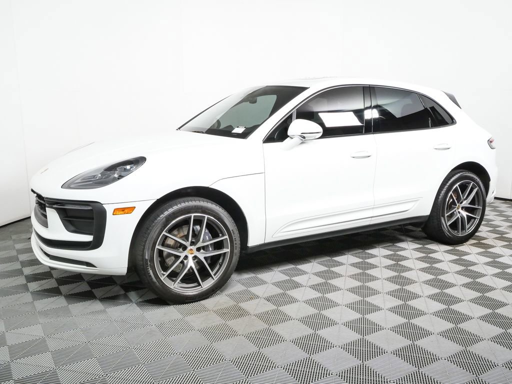 Used 2023 Porsche Macan AWD/4WD image 2