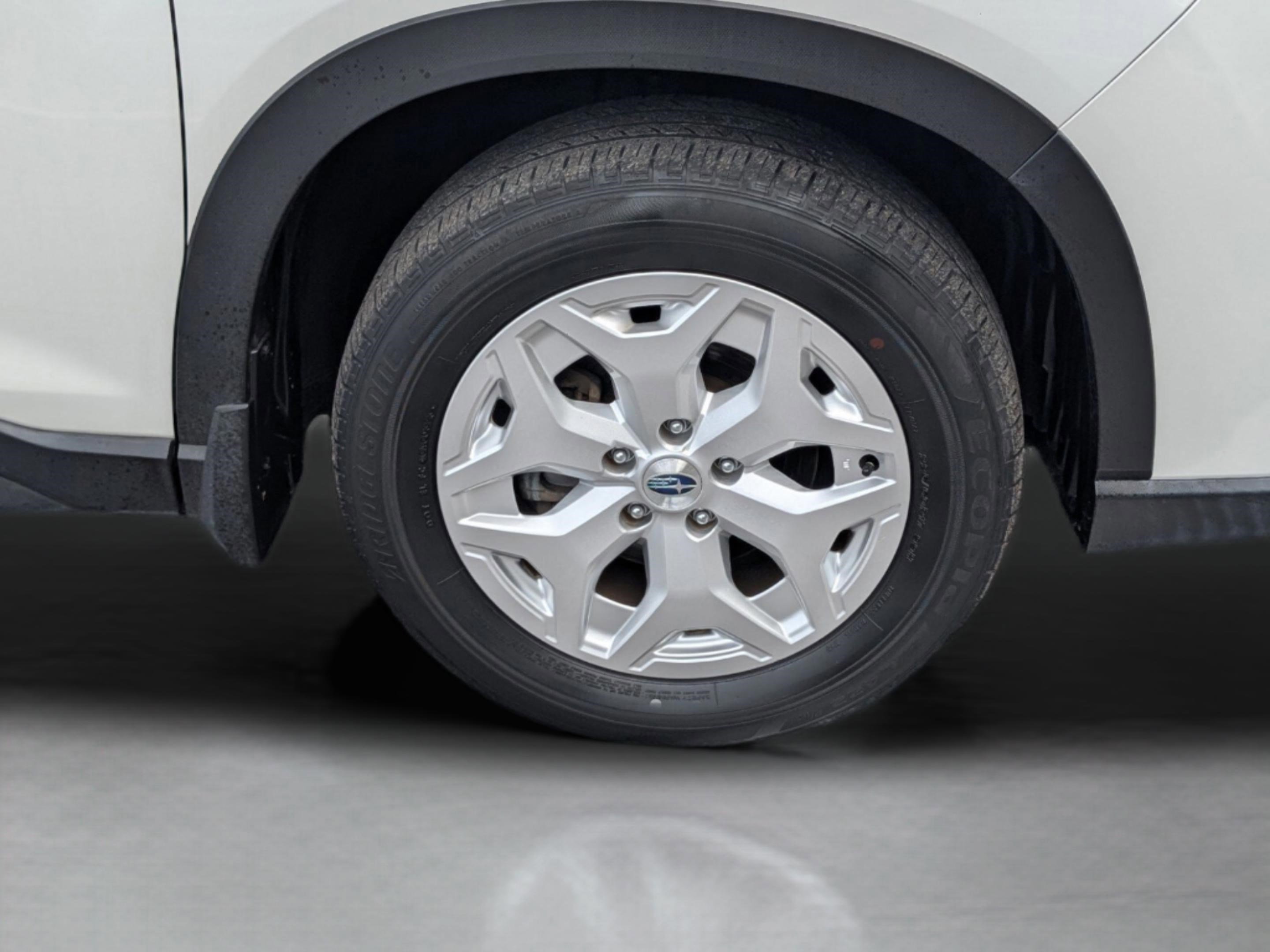 Used 2023 Subaru Forester AWD/4WD image 23