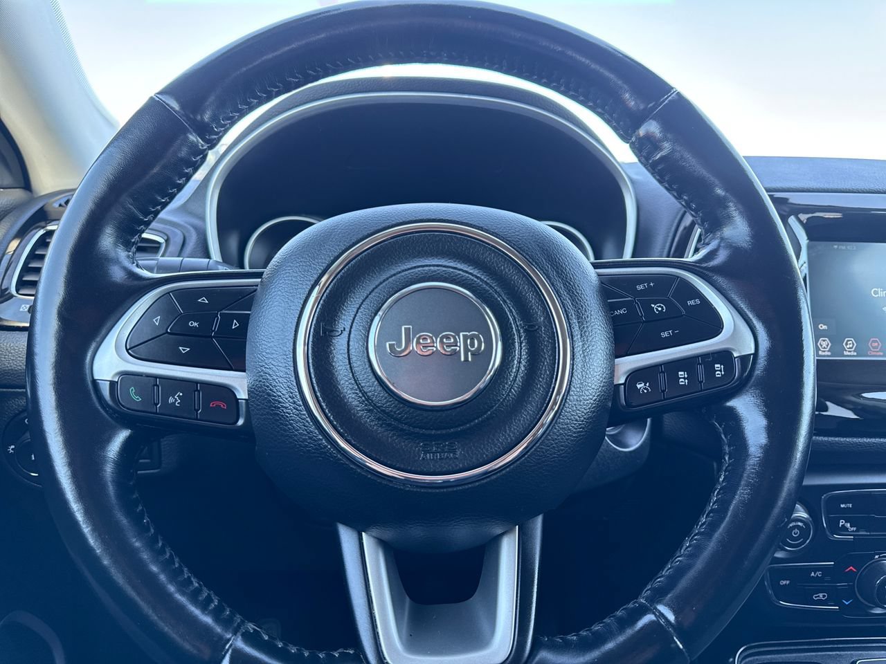 Used 2021 Jeep Compass Latitude w/ Sun and Sound Group AWD/4WD image 19