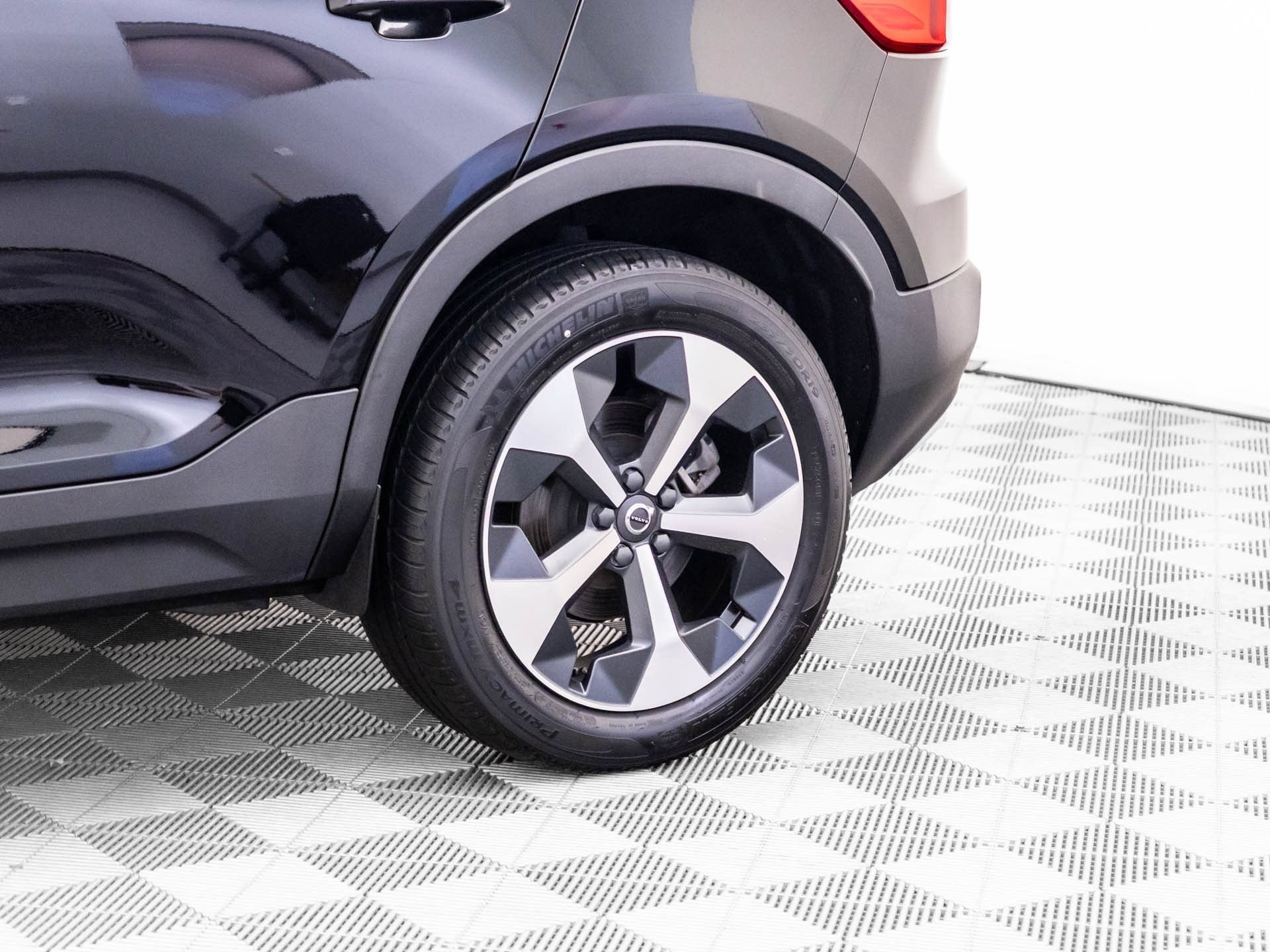 Used 2023 Volvo XC40 B5 Plus w/ Protection Package Premier AWD/4WD image 35