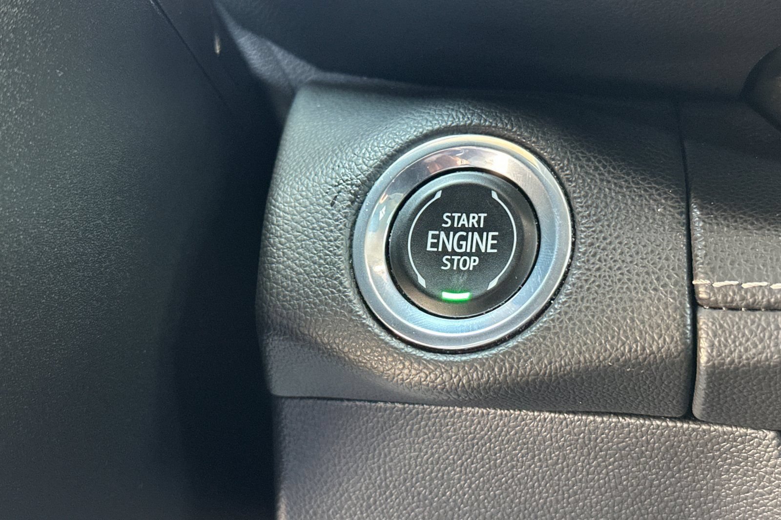 Certified 2023 Buick Envision Essence FWD image 29