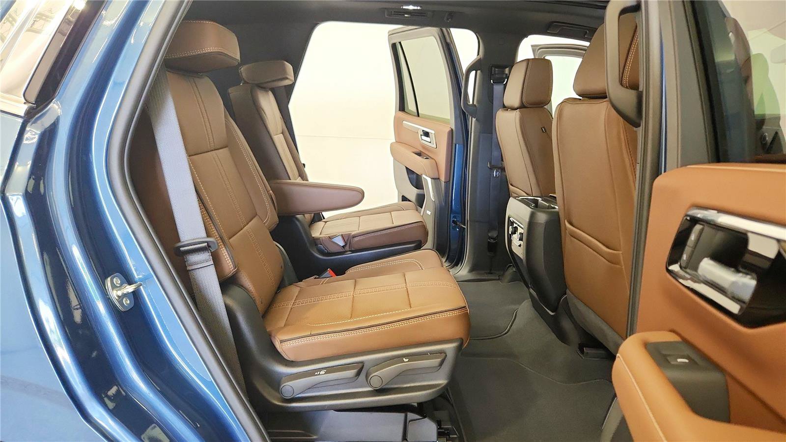 New 2026 Chevrolet Tahoe High Country w/ Sun And Tow Package AWD/4WD image 39
