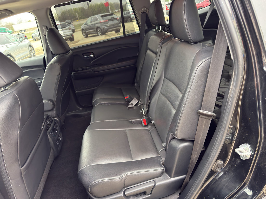 Used 2021 Honda Pilot Touring image 15
