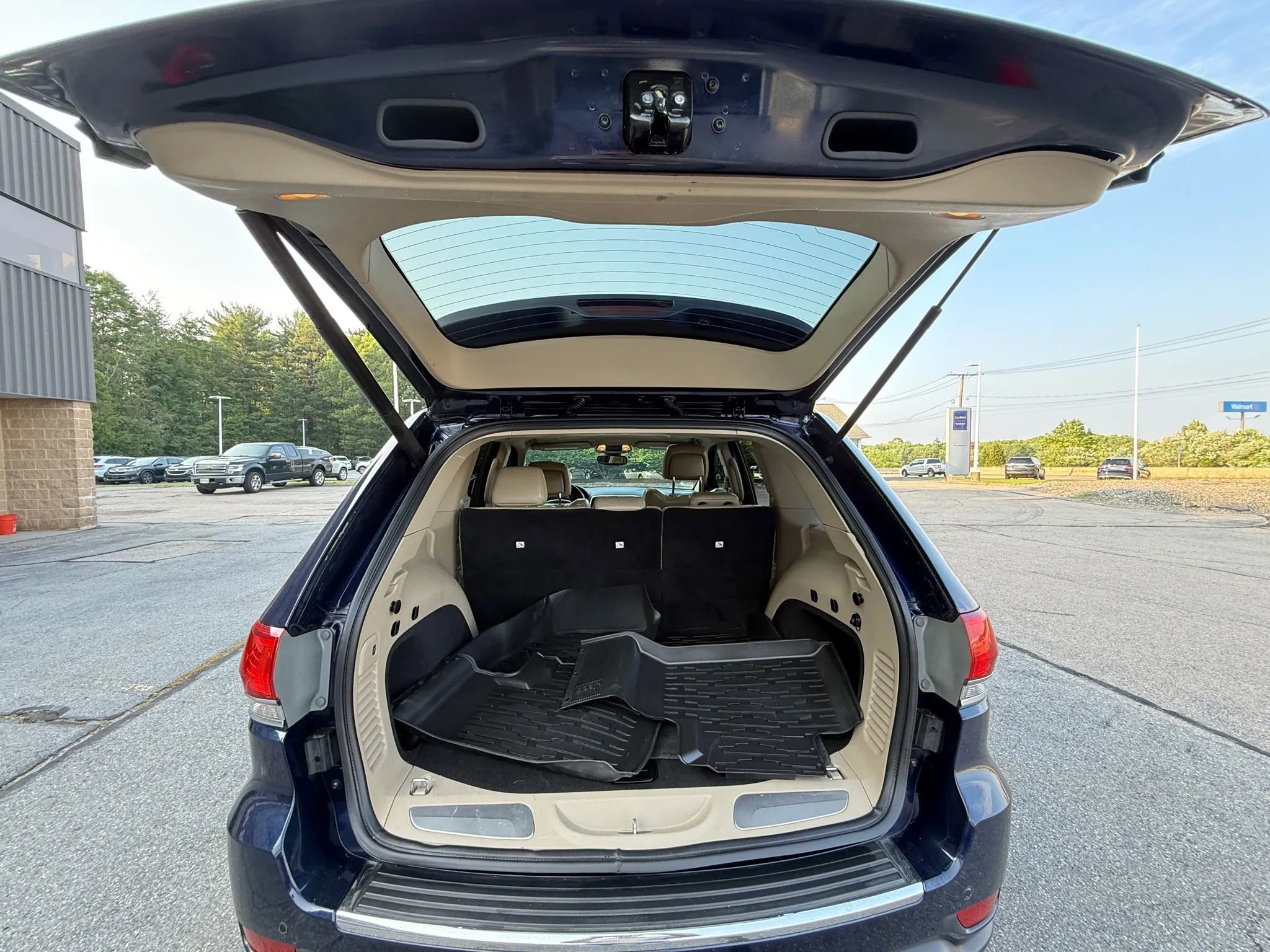 Used 2018 Jeep Grand Cherokee Limited image 12