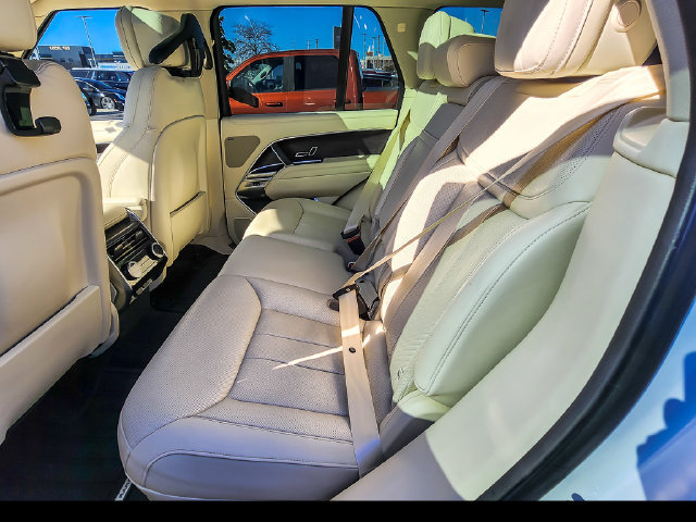 Used 2023 Land Rover Range Rover SE AWD/4WD image 10