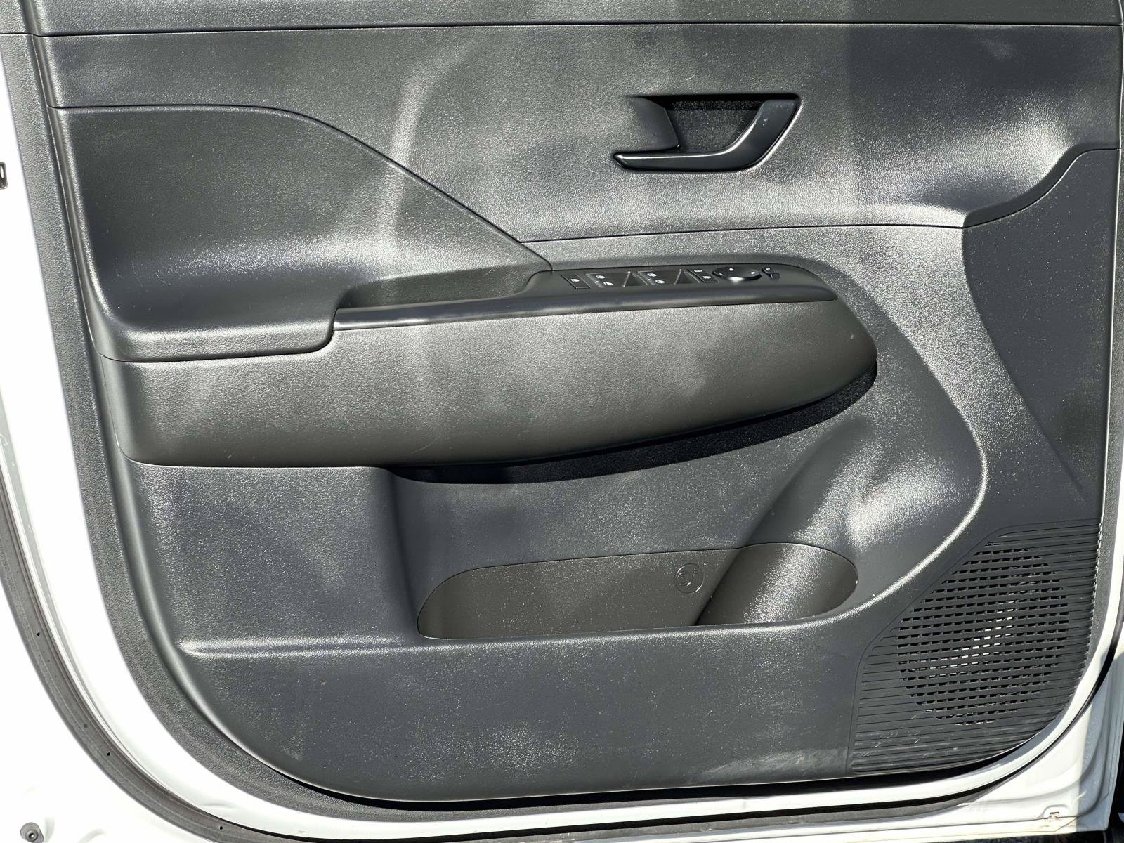 Used 2025 Hyundai Kona SEL FWD image 23