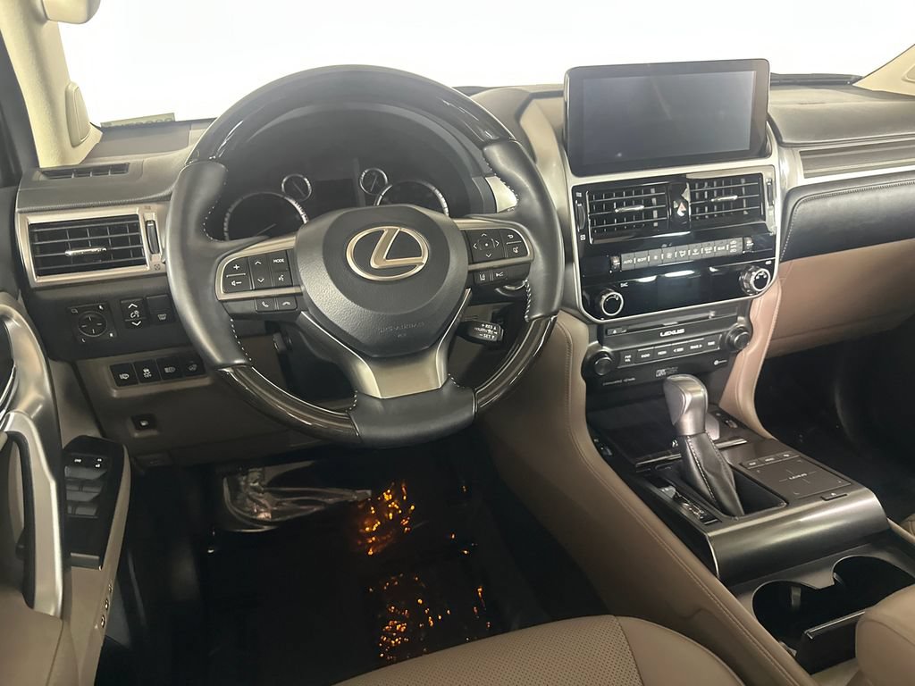 Used 2023 Lexus GX 460 Premium w/ Accessory Package AWD/4WD image 22