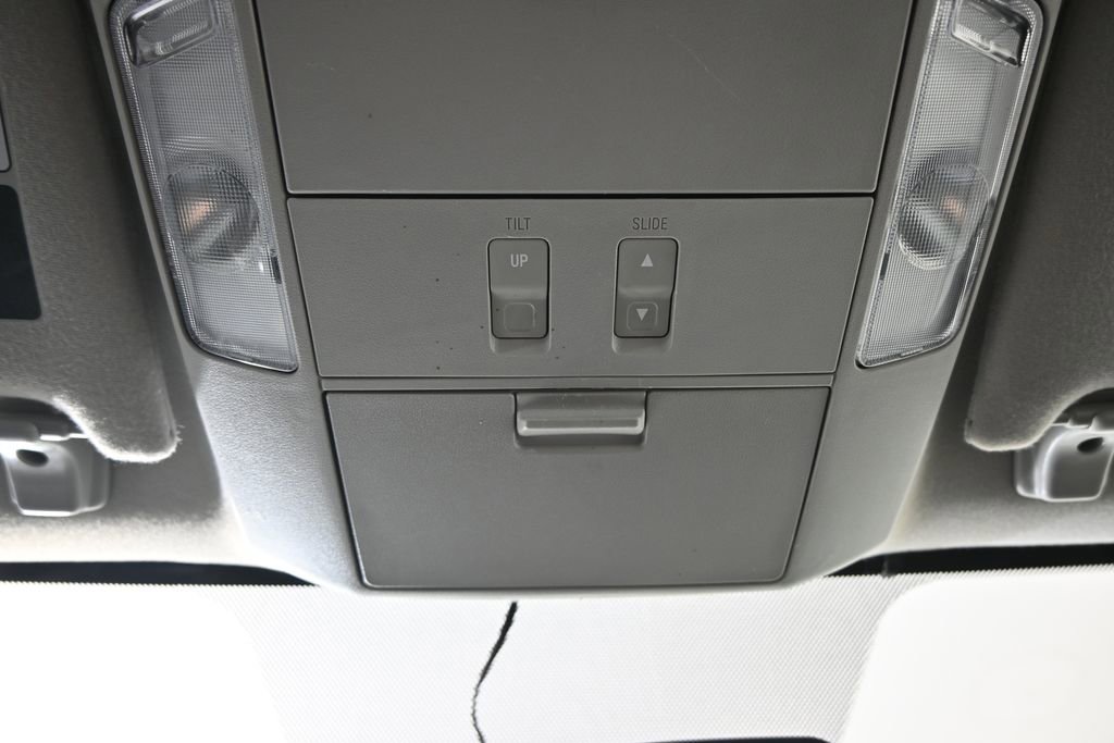 Used 2016 Toyota Sequoia SR5 AWD/4WD image 34