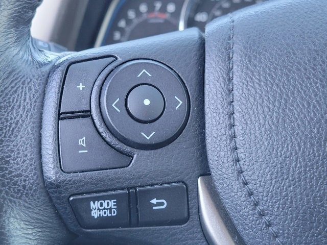 Used 2015 Toyota RAV4 Limited AWD/4WD image 18