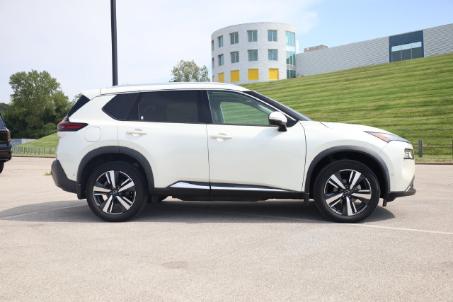 Certified 2023 Nissan Rogue SL w/ SL Premium Package AWD/4WD image 4