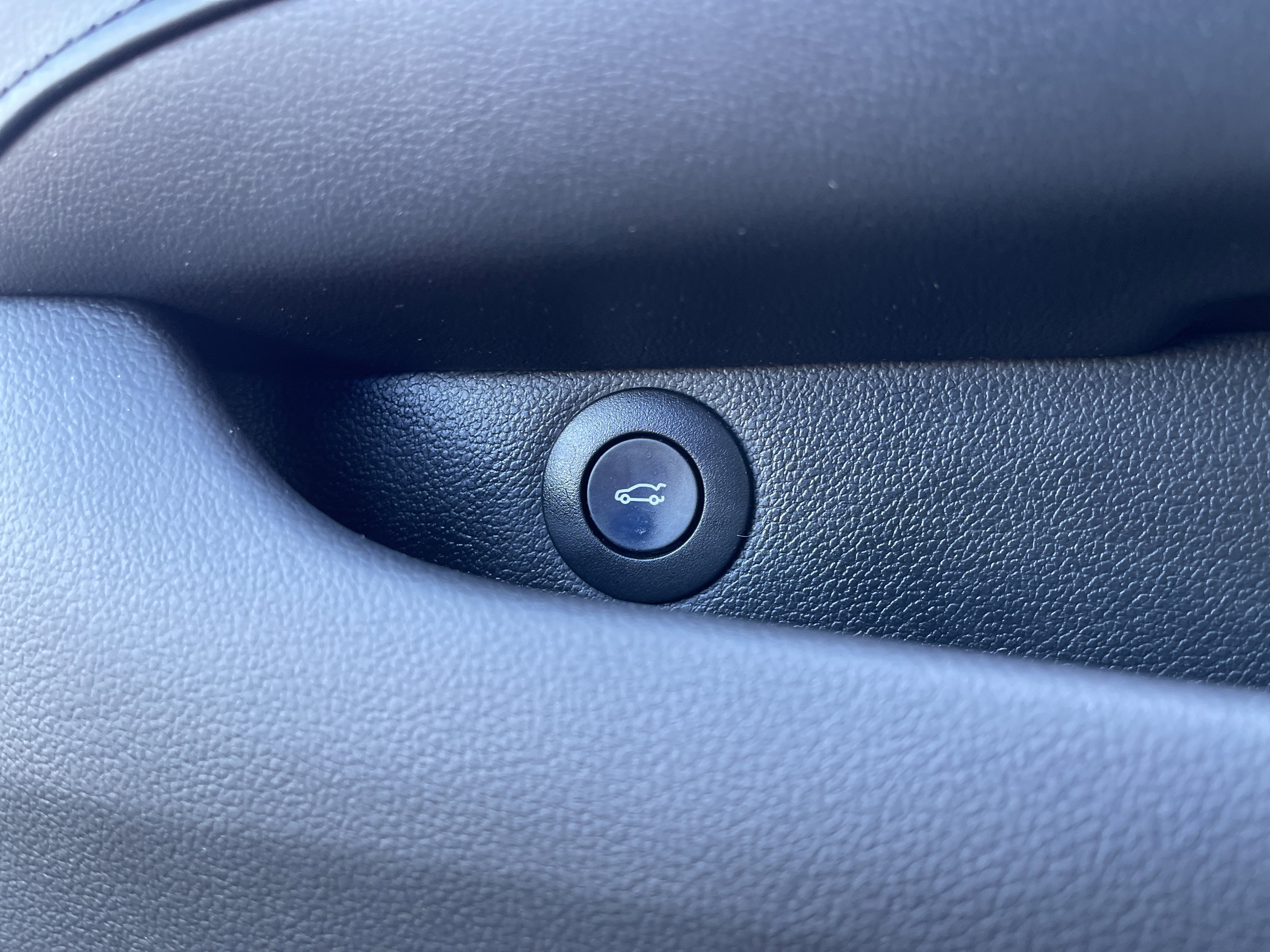 Used 2019 Cadillac CTS Luxury image 16