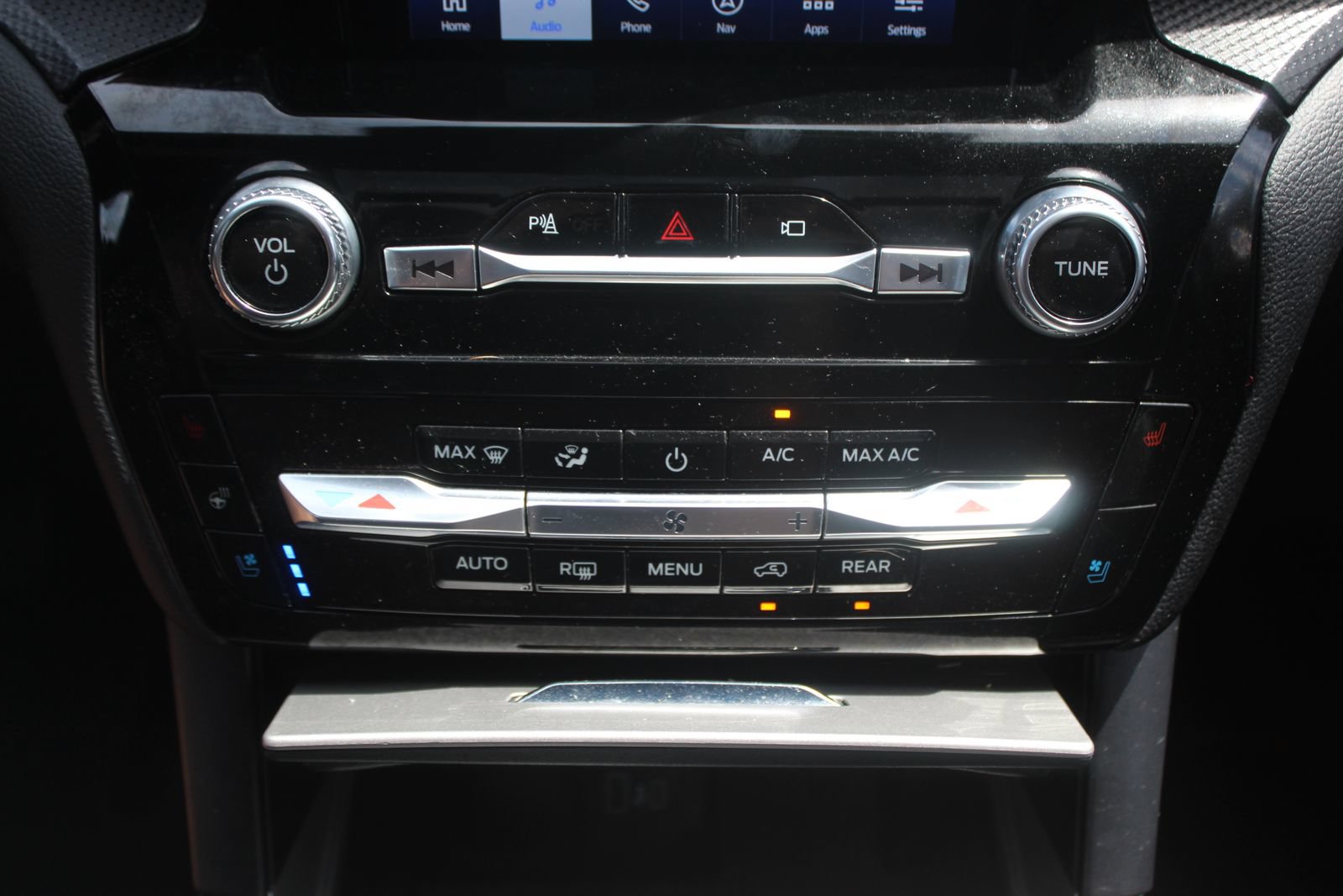 Used 2023 Ford Explorer ST w/ Equipment Group 401A AWD/4WD image 39