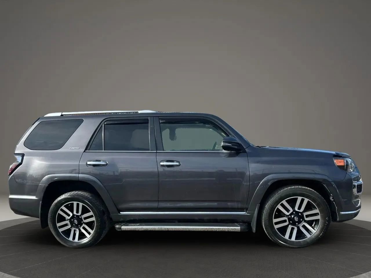 Used 2018 Toyota 4Runner Limited AWD/4WD image 4