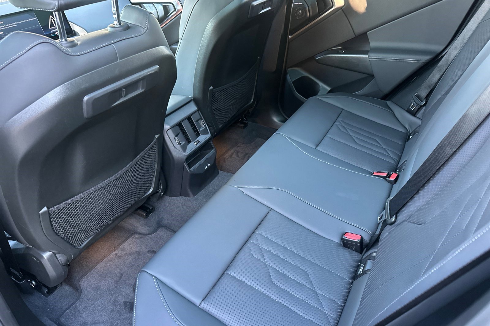 Used 2025 BMW X3 xDrive30i w/ Premium Package image 15